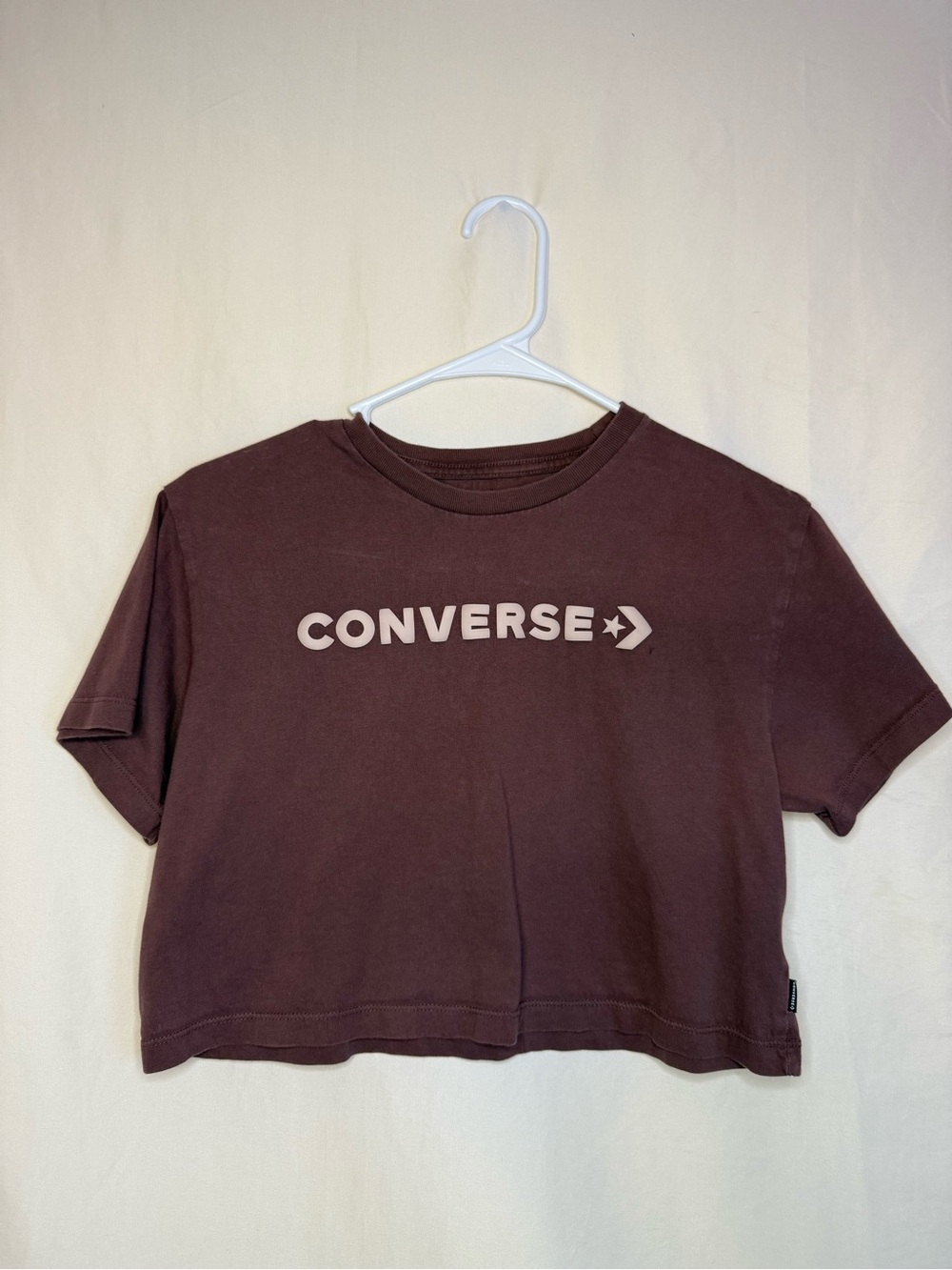 Converse Cropped Logo Tee in Chocolate with Cream Print